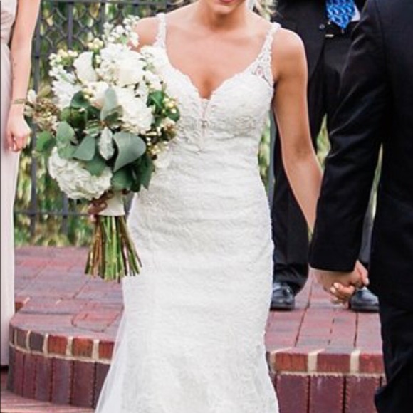 Martina Liana wedding dress - Picture 3 of 5